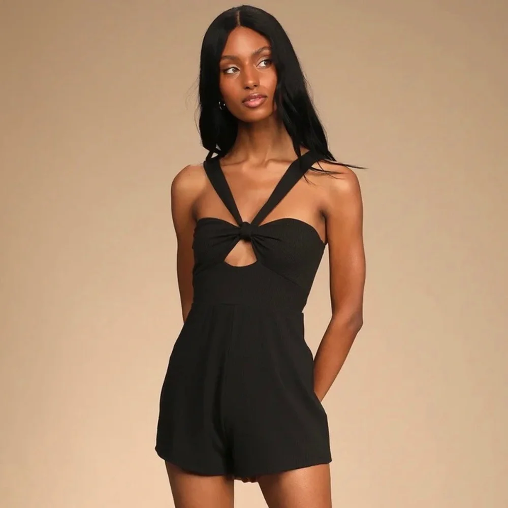 Lulu’s ~ Black Ribbed Romper XS - Picture 4 of 4